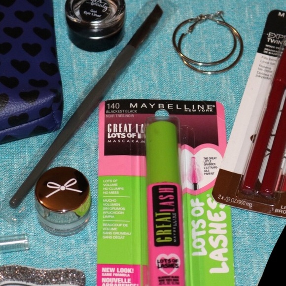 New makeup kit! - Picture 3 of 3